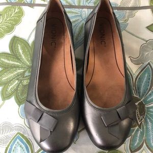 Martha Met Vionic Shoes size 7.5